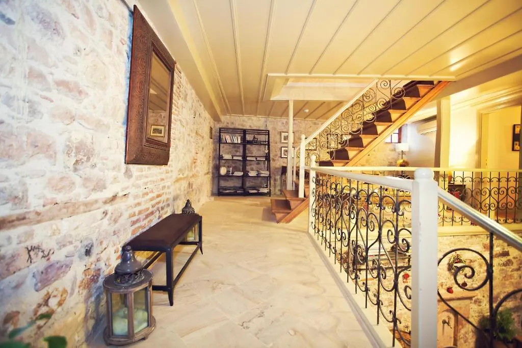 Macaron Konagi Hotel Ayvalik